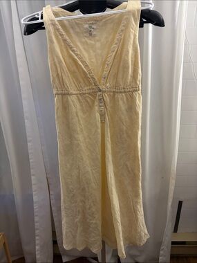 Light Yellow V-Neck Sleeveless Summer Dress